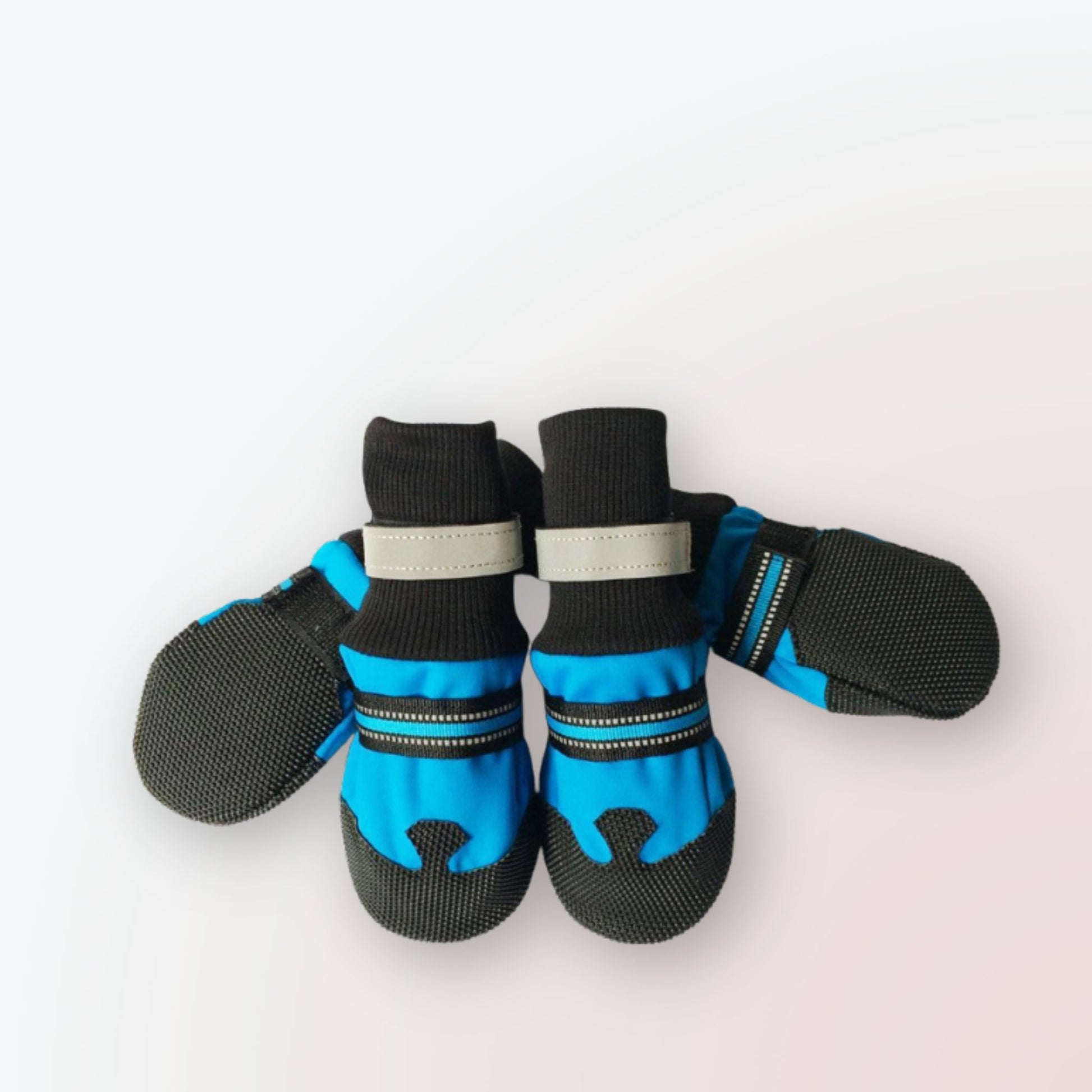 Sicher & Warm im Winter: Unsere Rutschfesten Herbst- & Winter-Gehschuhe für Hunde