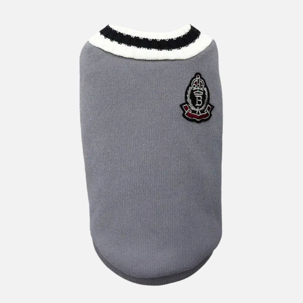 Warm & Schick durch den Winter: Unsere Gestrickte Winterweste für Haustiere im Akademischen Stil