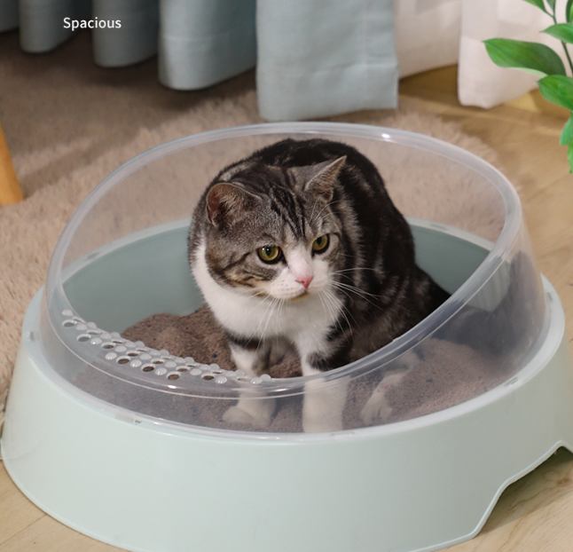Grosse halbgeschlossene Katzentoilette mit Schaufel